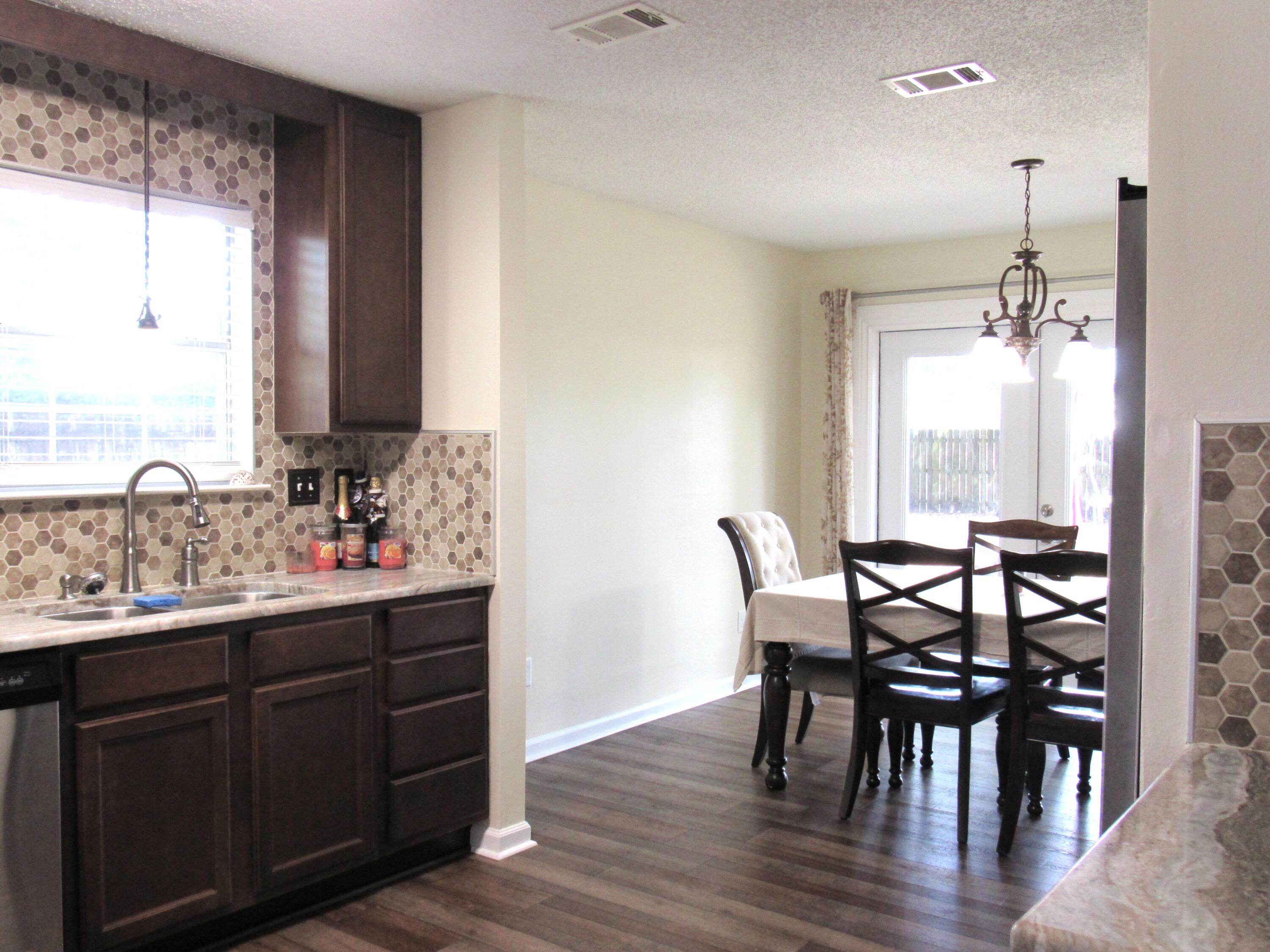 HOLLYROD PARK LOT 27 BLK B - Residential