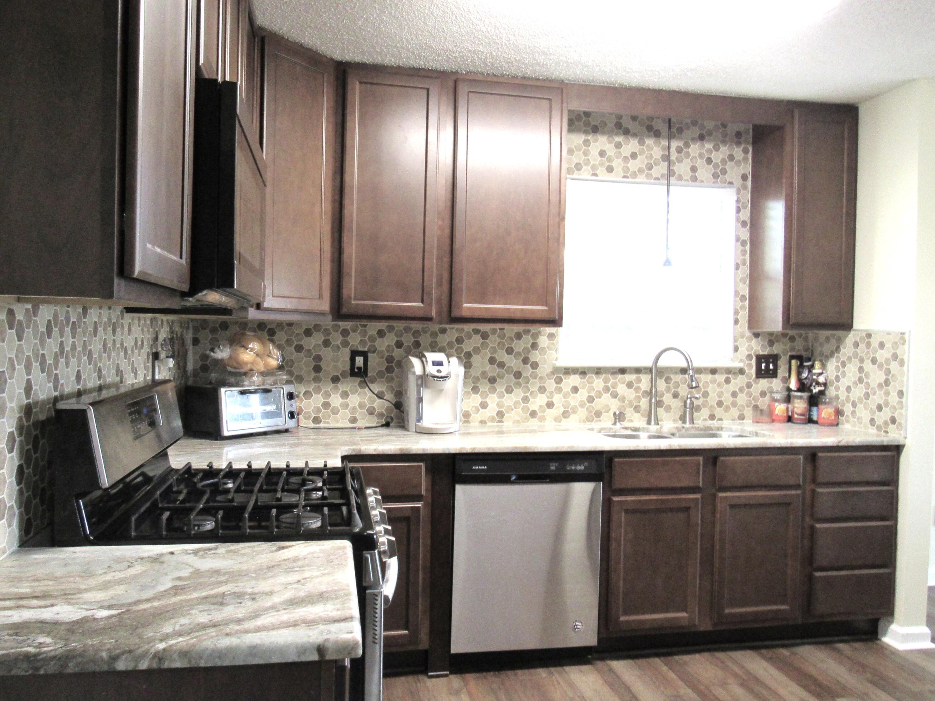 HOLLYROD PARK LOT 27 BLK B - Residential