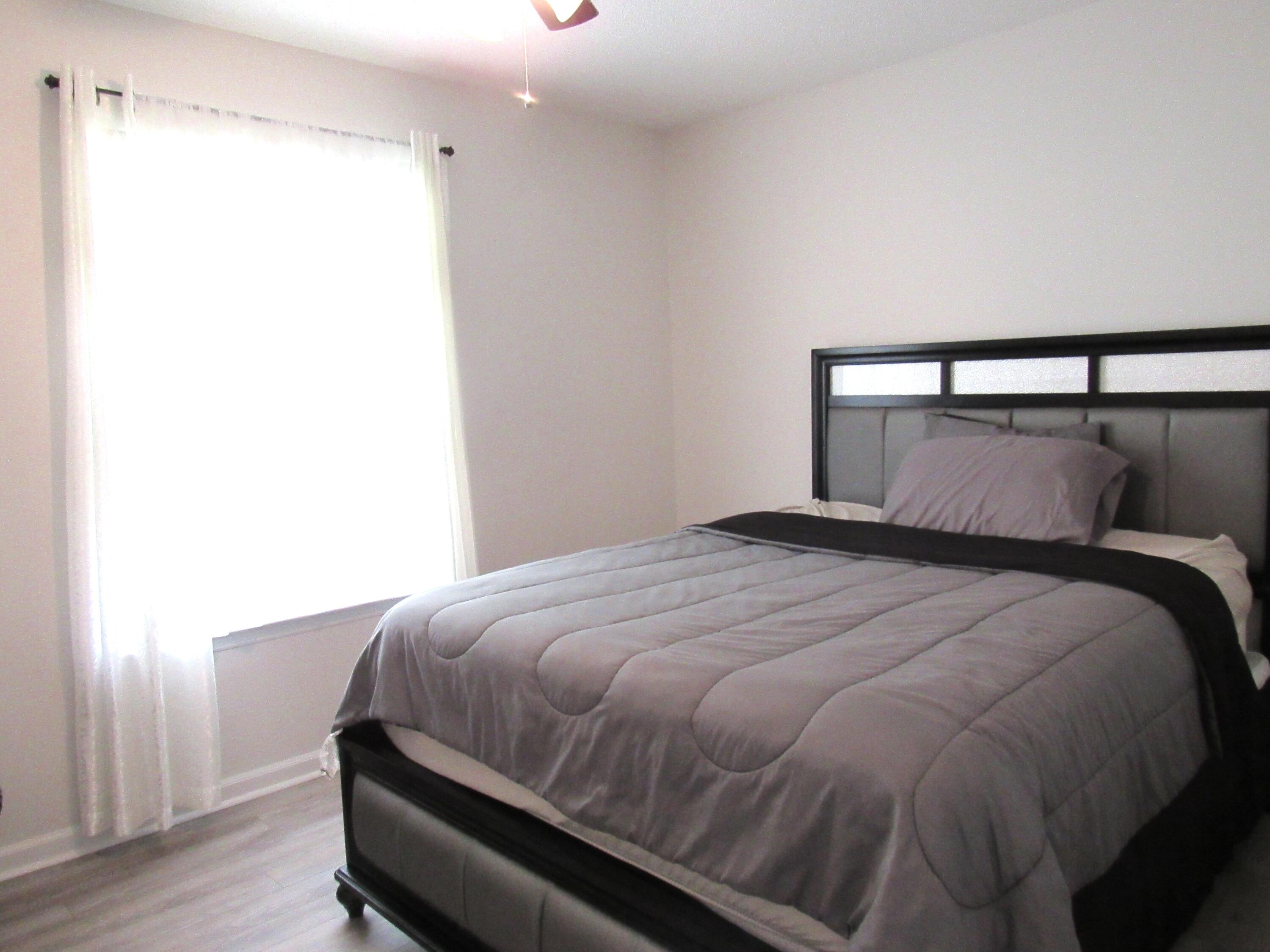 HOLLYROD PARK LOT 27 BLK B - Residential