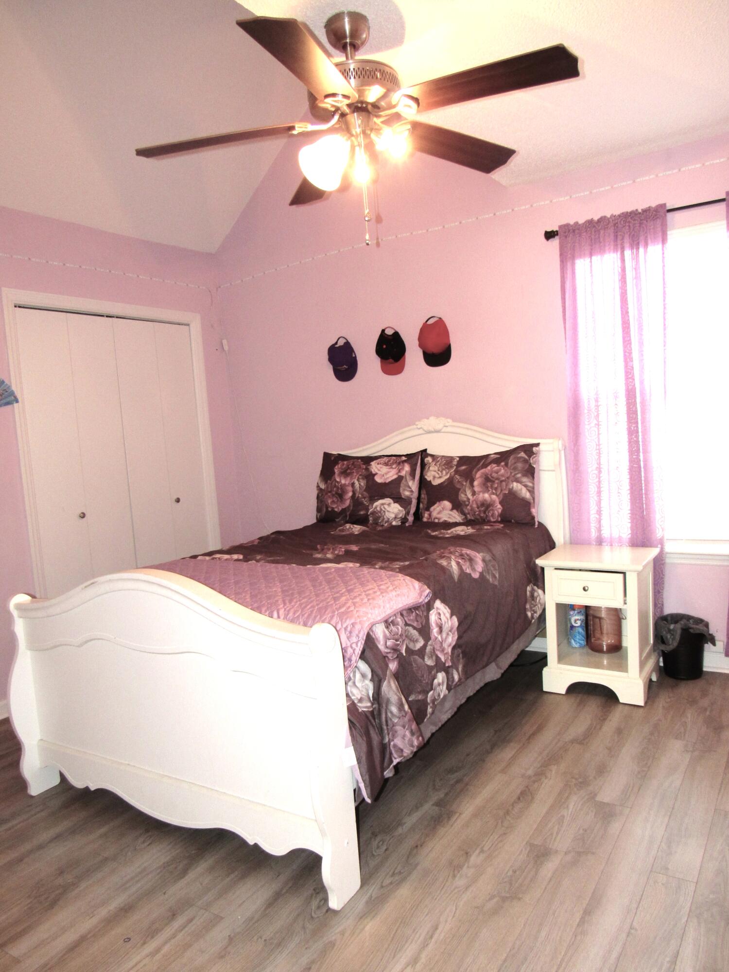 HOLLYROD PARK LOT 27 BLK B - Residential