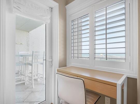 HOLIDAY SURF & RACQUET CLUB - Residential