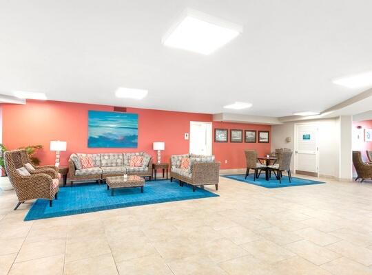 HOLIDAY SURF & RACQUET CLUB - Residential