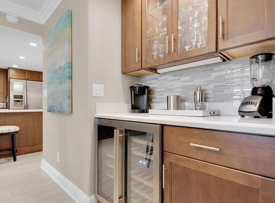 HOLIDAY SURF & RACQUET CLUB - Residential