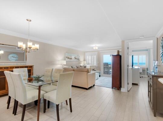 HOLIDAY SURF & RACQUET CLUB - Residential