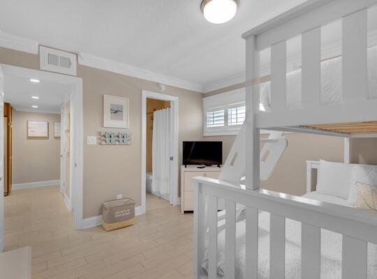 HOLIDAY SURF & RACQUET CLUB - Residential