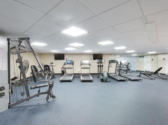 HOLIDAY SURF & RACQUET CLUB - Residential