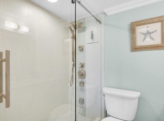 HOLIDAY SURF & RACQUET CLUB - Residential