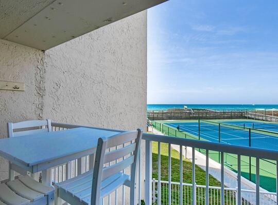 HOLIDAY SURF & RACQUET CLUB - Residential