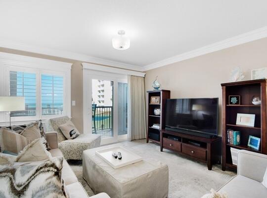 HOLIDAY SURF & RACQUET CLUB - Residential