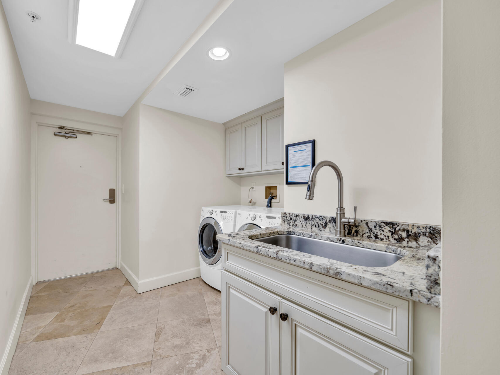 ST. MAARTEN AT SILVER SHELLS - Residential