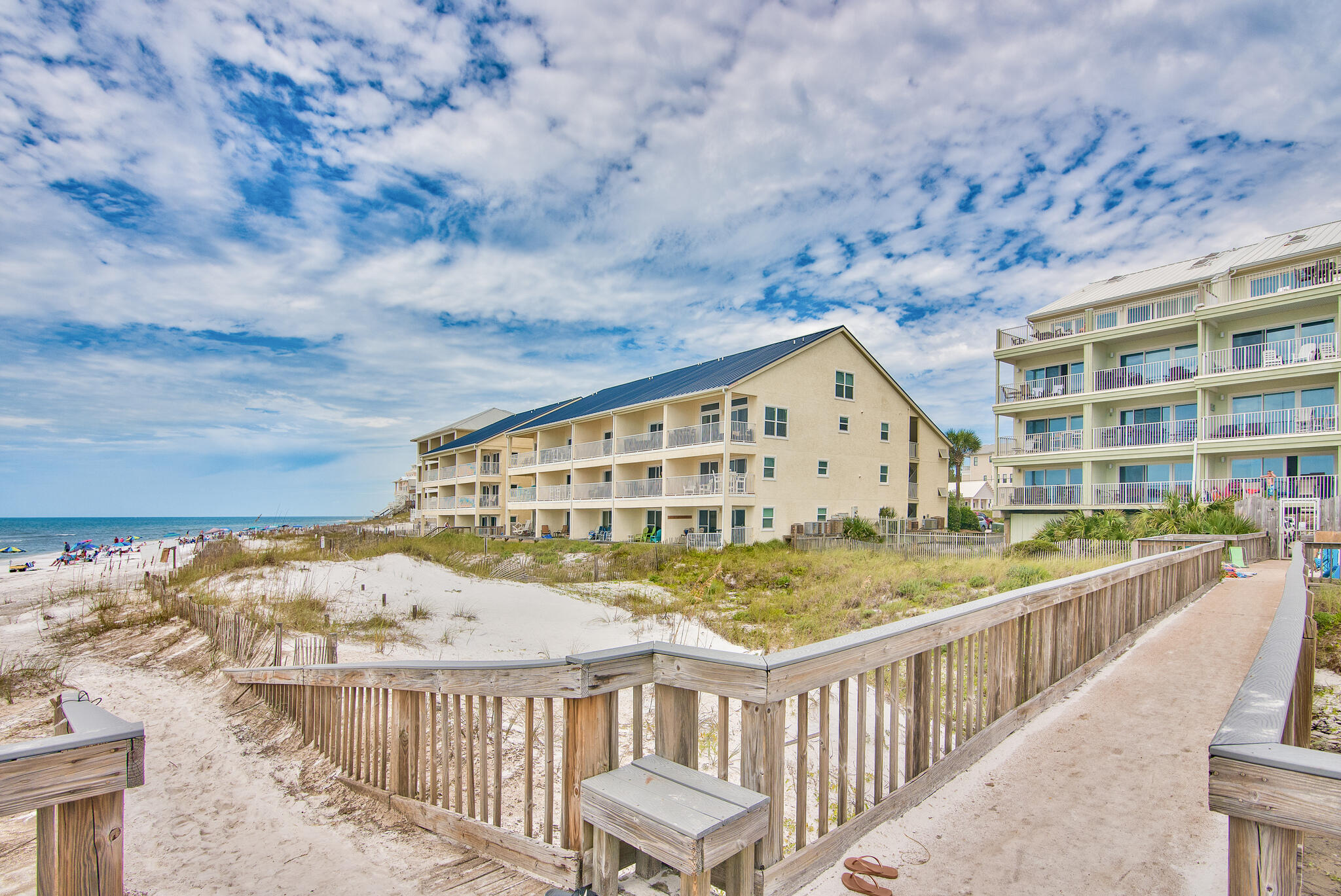 COMMODORE'S RETREAT LIMITED CONDO - Residential