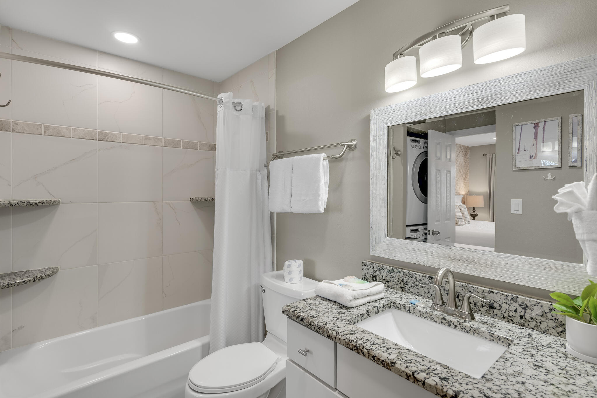 COMMODORE'S RETREAT LIMITED CONDO - Residential
