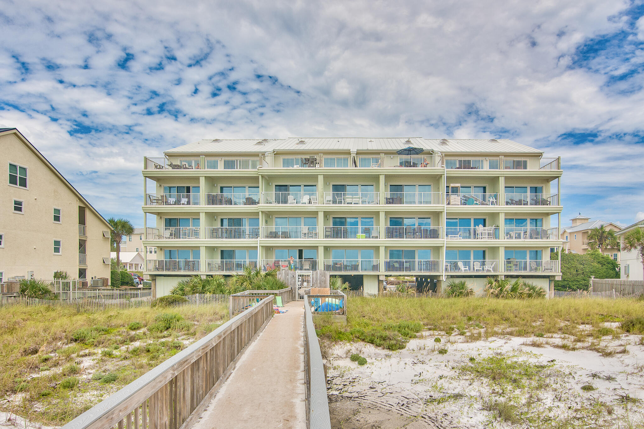 COMMODORE'S RETREAT LIMITED CONDO - Residential