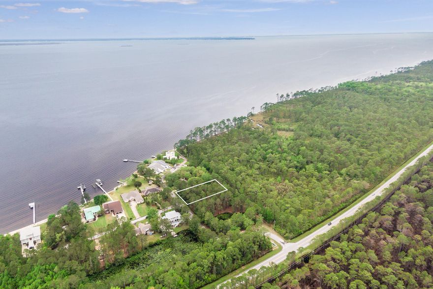 Wooded lot available in Dolphin Cove Estates. This lot is perfect for building your dream home. Just a short drive from Bluewater Bay, Niceville, and the gorgeous white sand beaches in Destin.