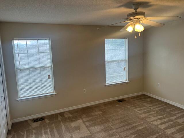 OAK PARK TOWNHOMES - Residential Lease