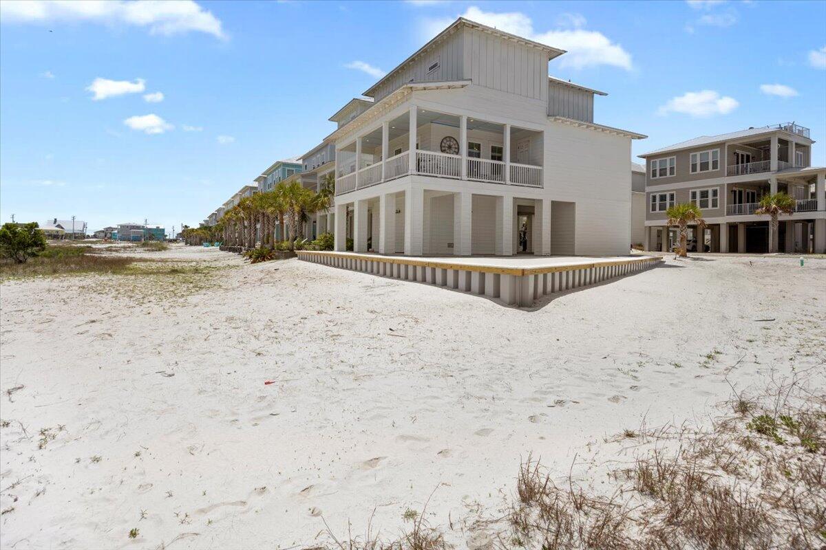 BY THE SEA - Residential