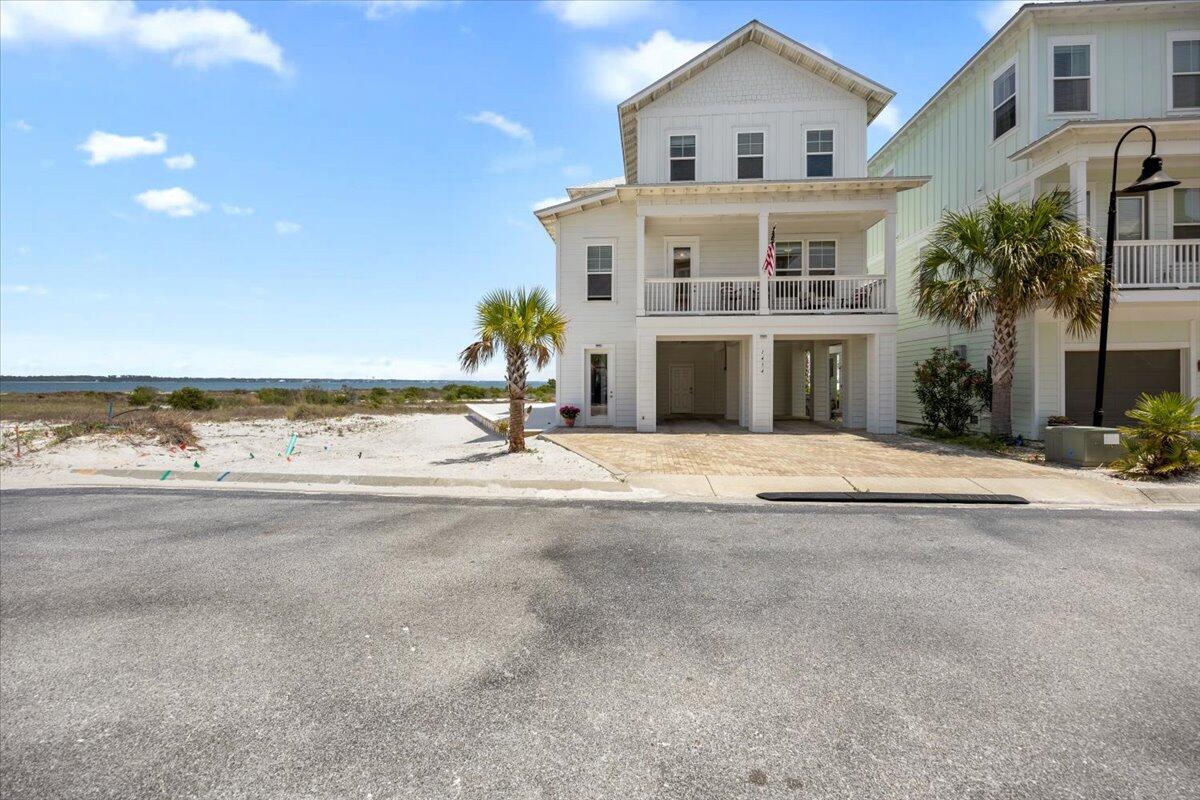BY THE SEA - Residential