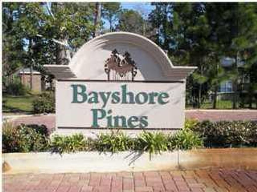 Value priced Short Sale! Great Location! Just minutes from Silver Sands Outlet Mall, Sandestin Resort, Grand Boulevard, and the Emerald Coast's famous beaches! Bayshore Pines is a small lake community with just a short drive from the beach and the bay!