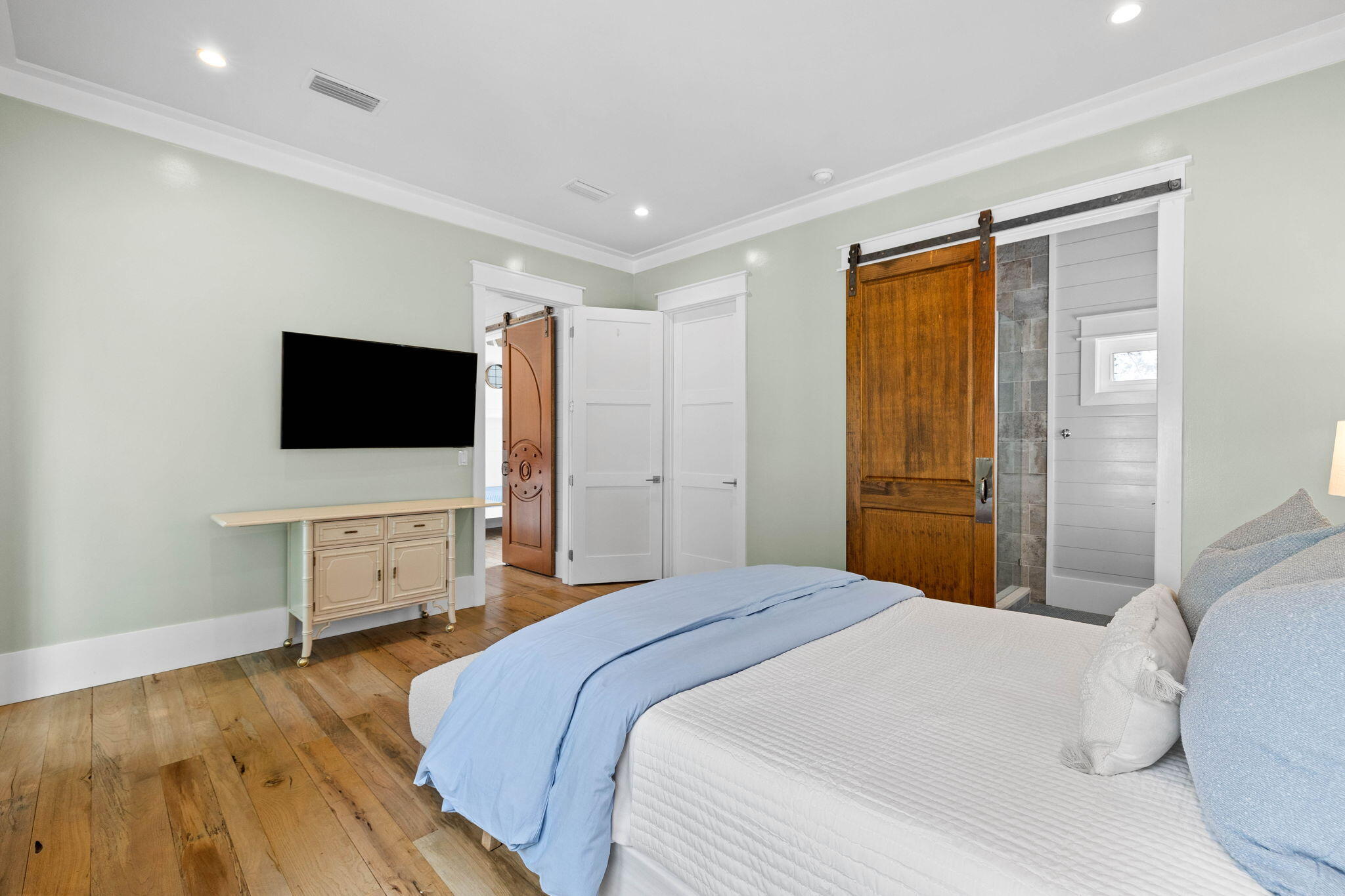 SEAGROVE SHORES - Residential