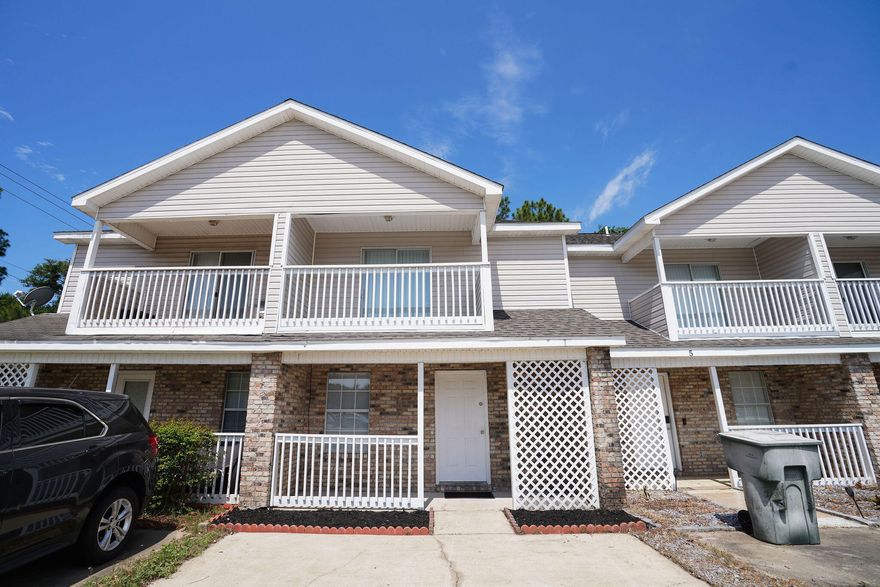 Attention investors and first-time home buyers! Welcome to this charming 2-bedc, 2-bath townhome awaiting your personal touches. Featuring a 2023 roof, updated bathrooms and close proximity to beaches, shops and restaurants, this property on Chatelaine circle is perfect for a rental investment. Don't miss out on this opportunity!