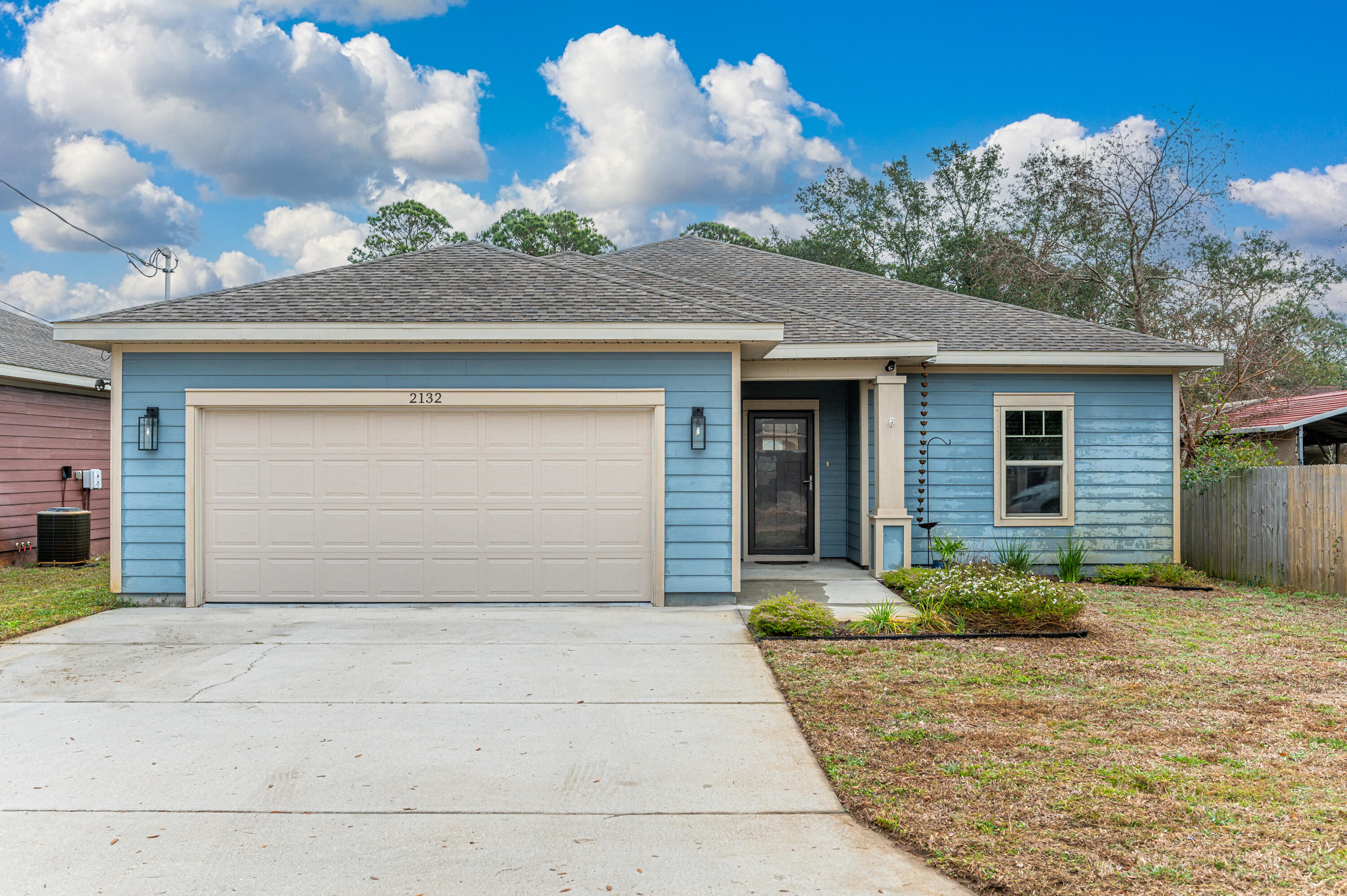 NICE WAY TO START NEW YEAR! Great East Navarre location is convenient to Hurlburt Field & Beautiful beaches. Fabulous upgrades make this home special. Rich & warm, thick, wood laminate flooring throughout with neutral tile in the wet areas. Knockdown texture on ceilings, walls accented with a wide baseboard & beautiful crown molding with tray ceiling accents in the master bedroom, dining and entry areas. Stainless steel appliances, granite counters throughout and upgraded doors and hardware. Start the year off right, see this today!