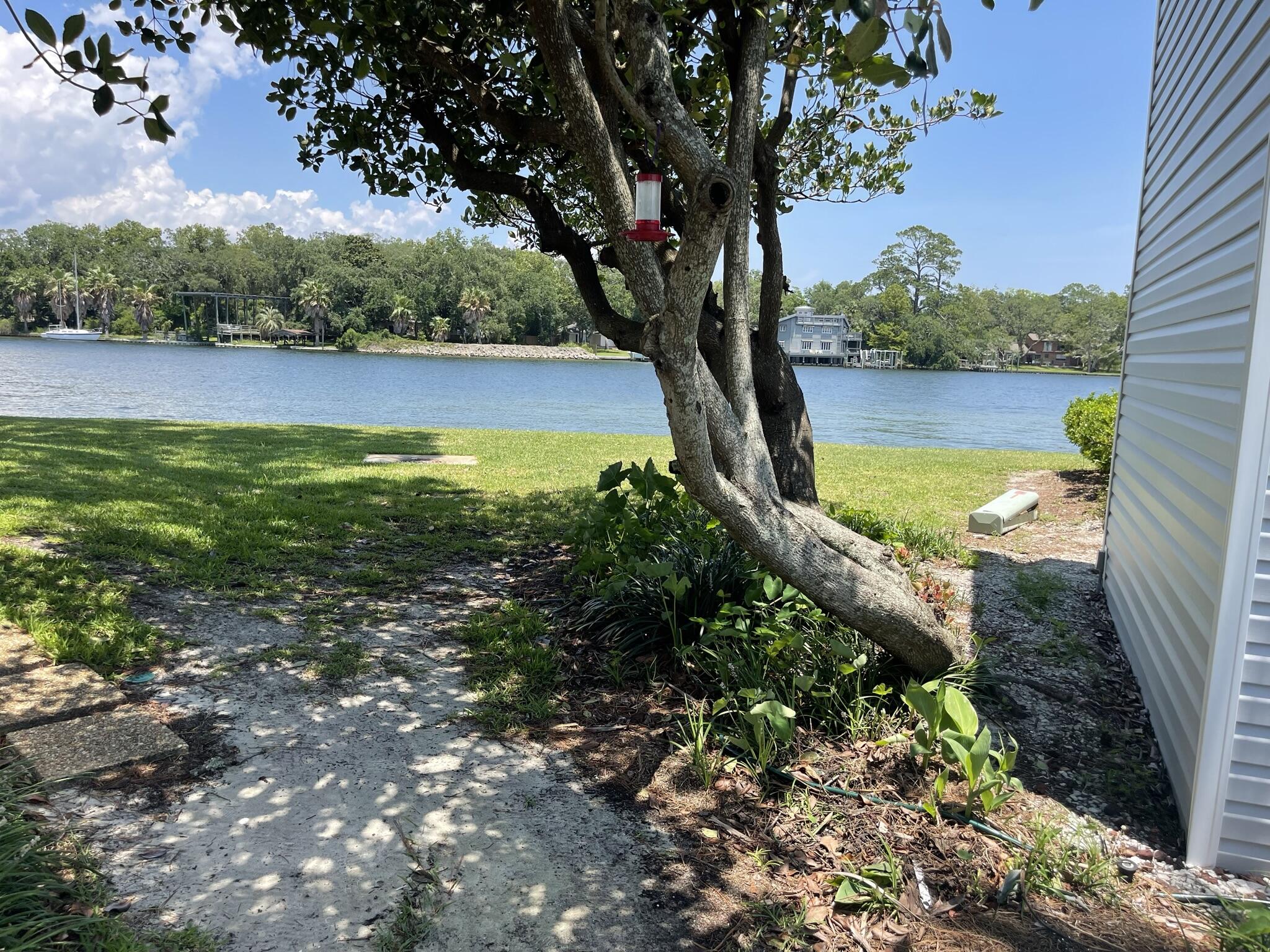 FINISTERRA CONDO - Residential Lease