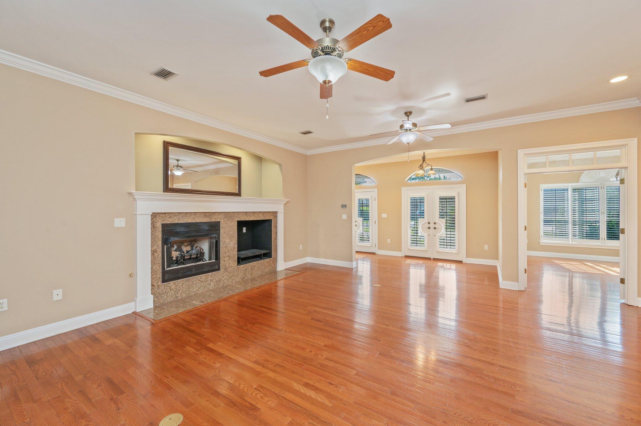 MAGNOLIA POINTE - Residential