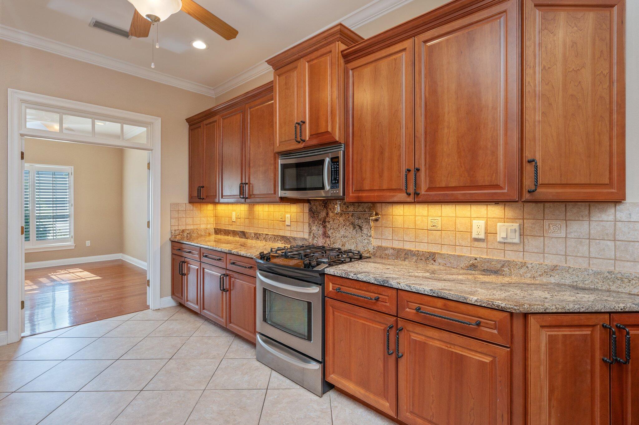 MAGNOLIA POINTE - Residential