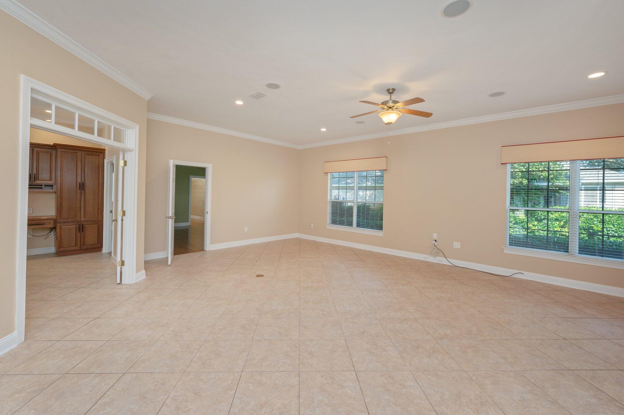 MAGNOLIA POINTE - Residential