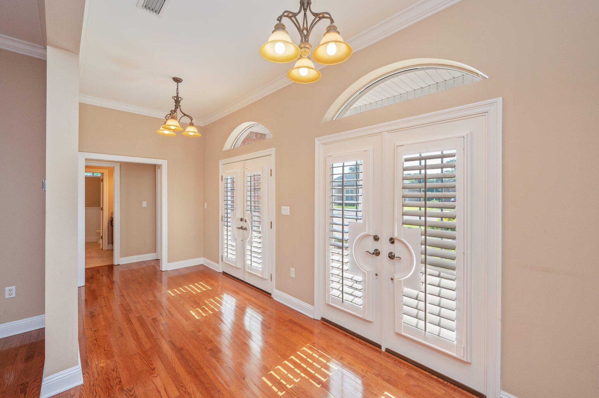 MAGNOLIA POINTE - Residential