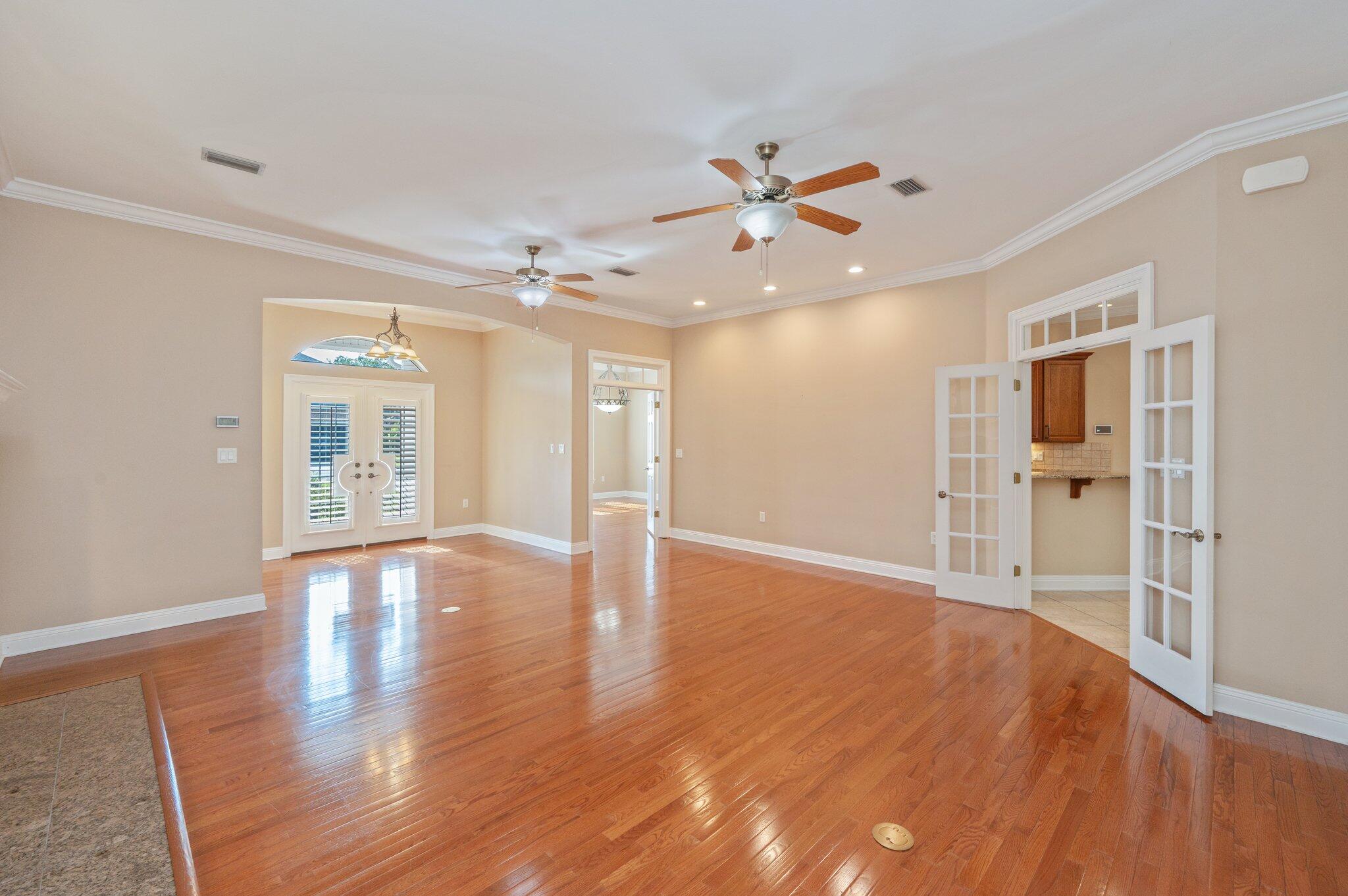 MAGNOLIA POINTE - Residential