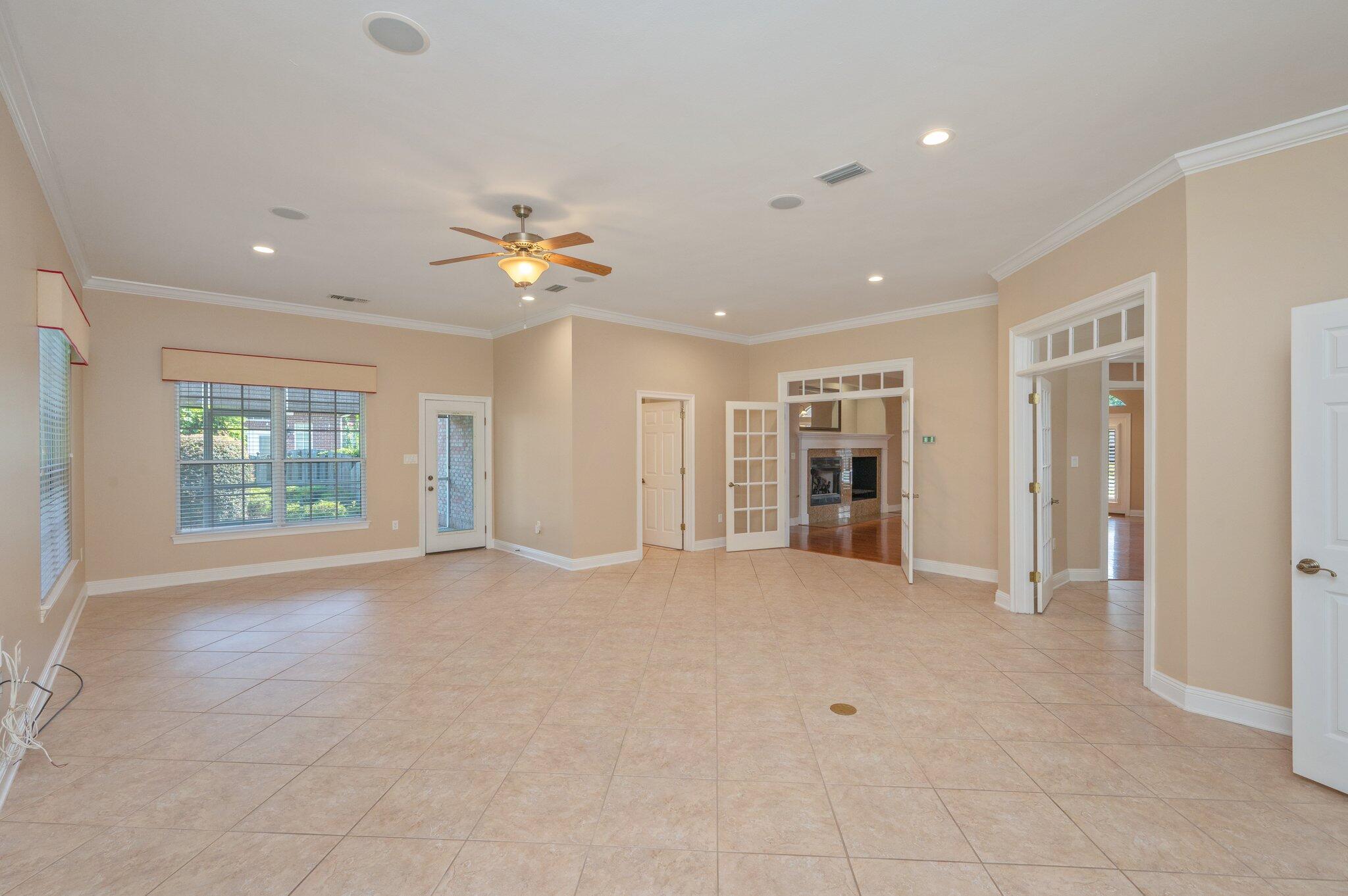 MAGNOLIA POINTE - Residential