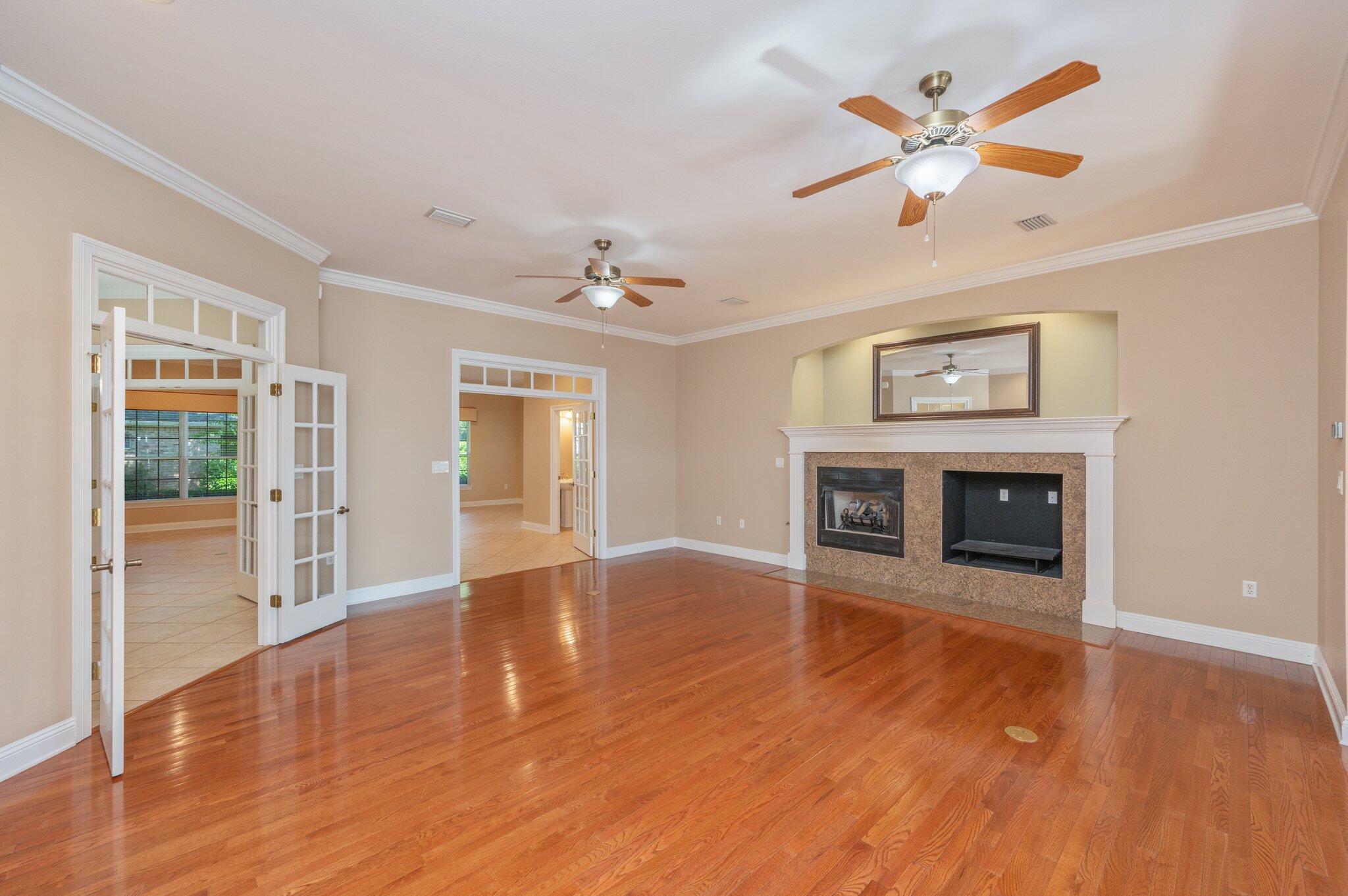 MAGNOLIA POINTE - Residential