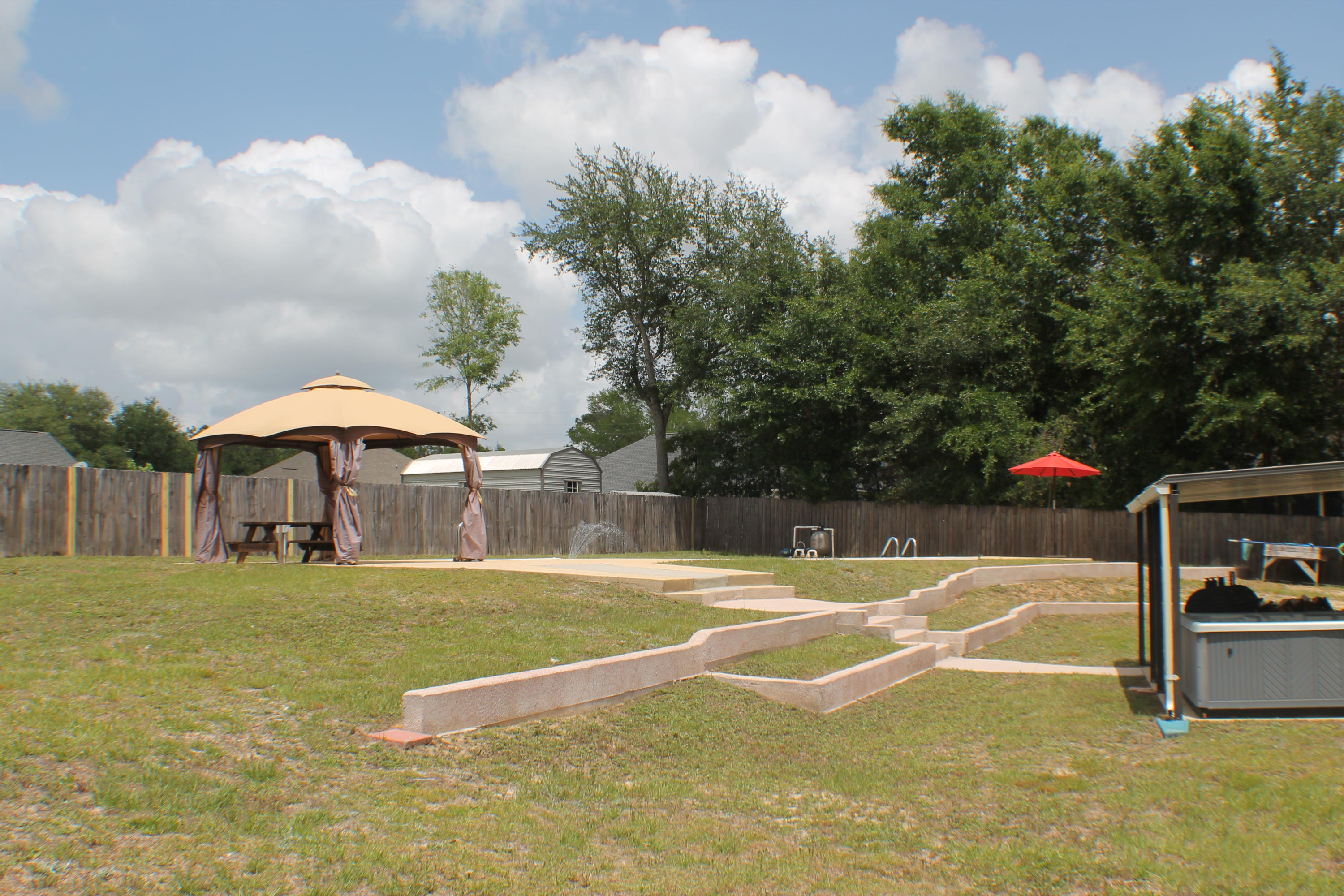 SHOAL CREEK MANOR WEST - Residential