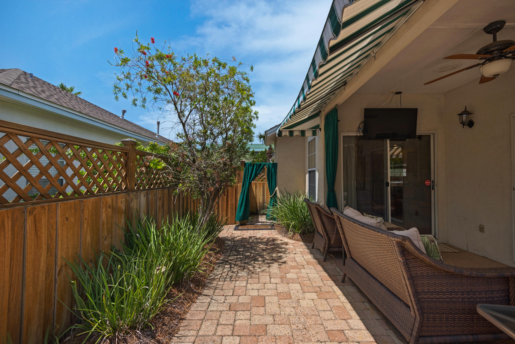 PORT OF CALL - Residential