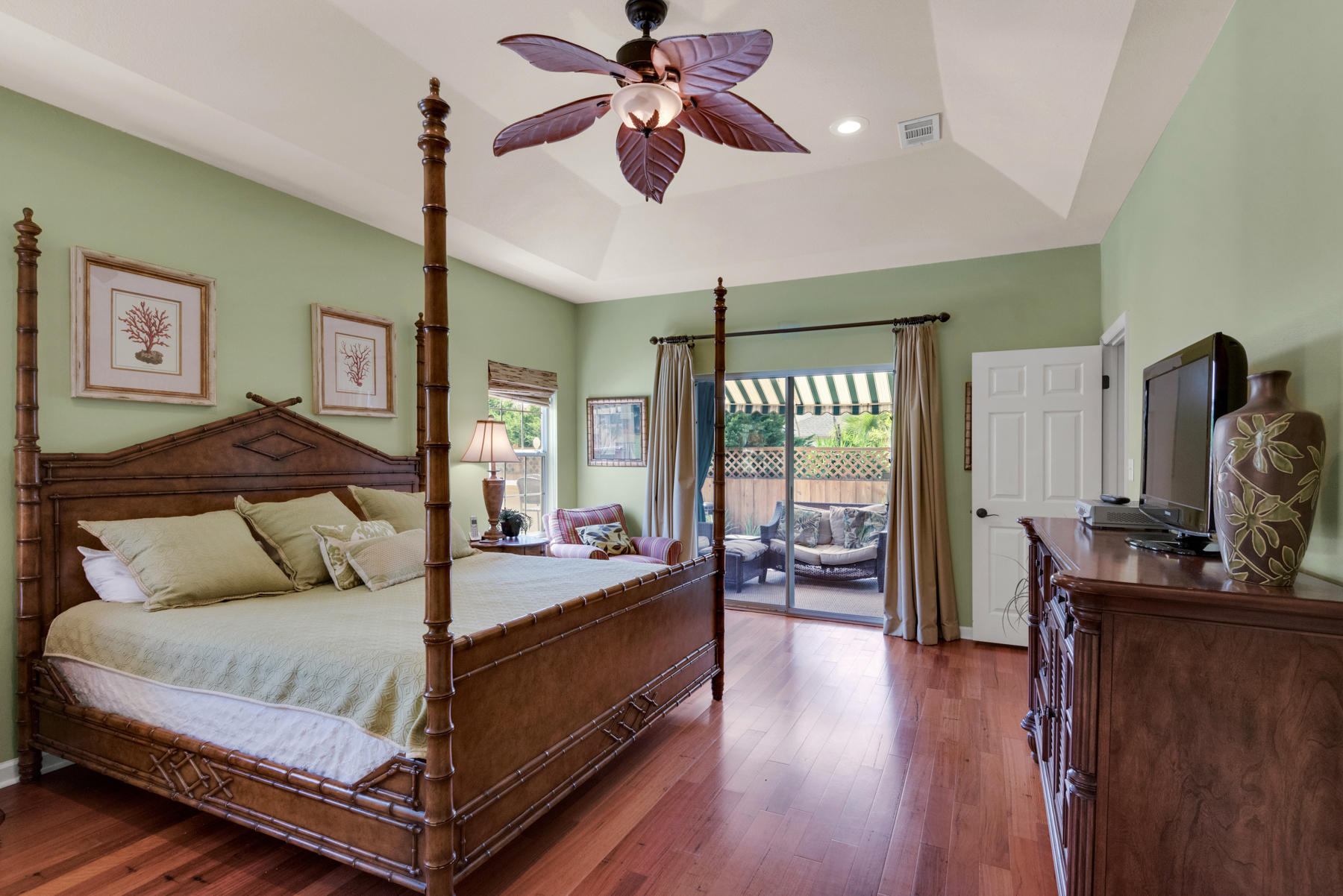 PORT OF CALL - Residential