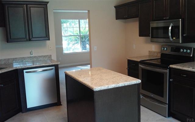 COUNTRY BREEZE ESTATES - Residential