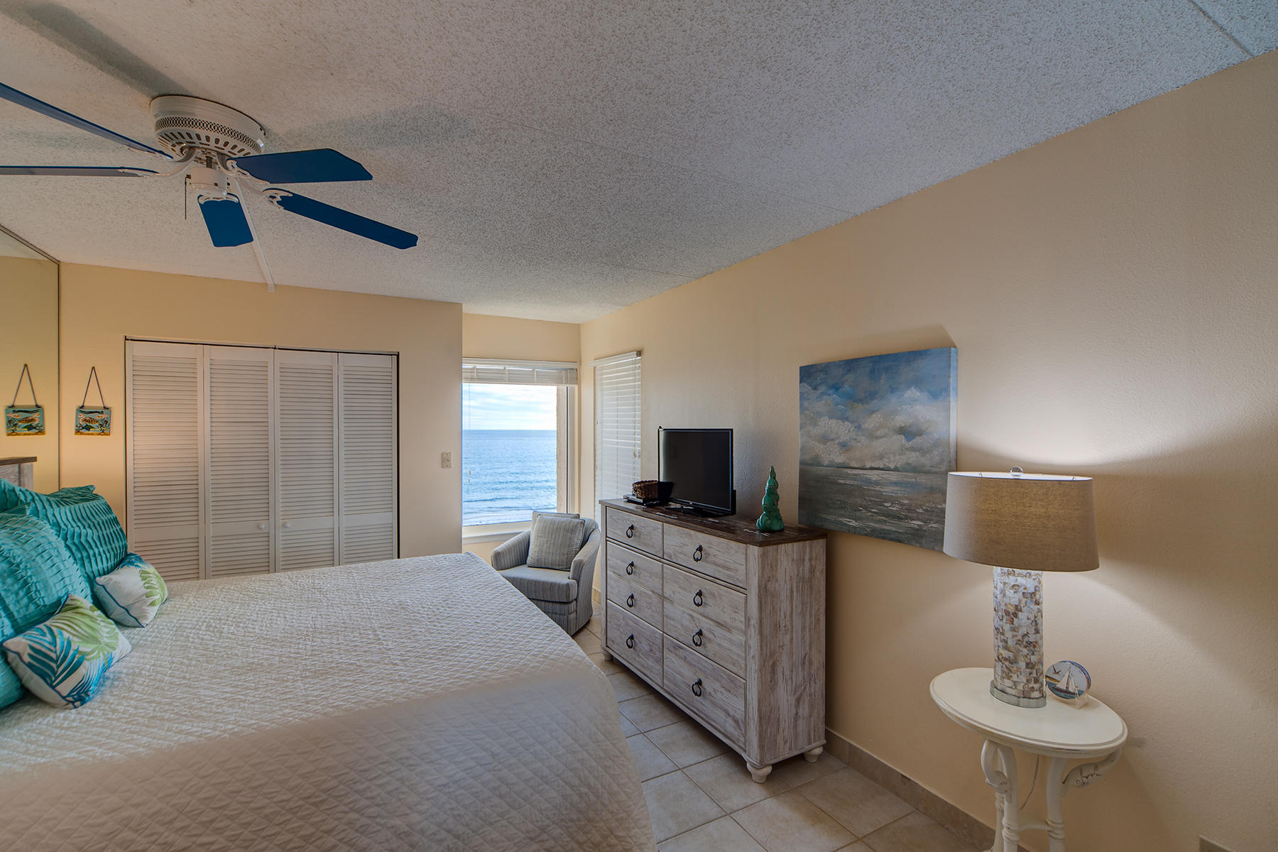 ISLAND ECHO CONDO - Residential