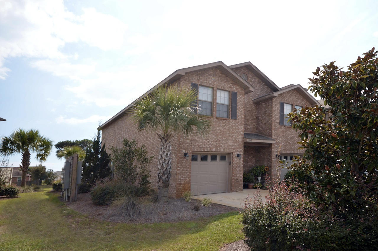 RESERVE POINTE - Residential