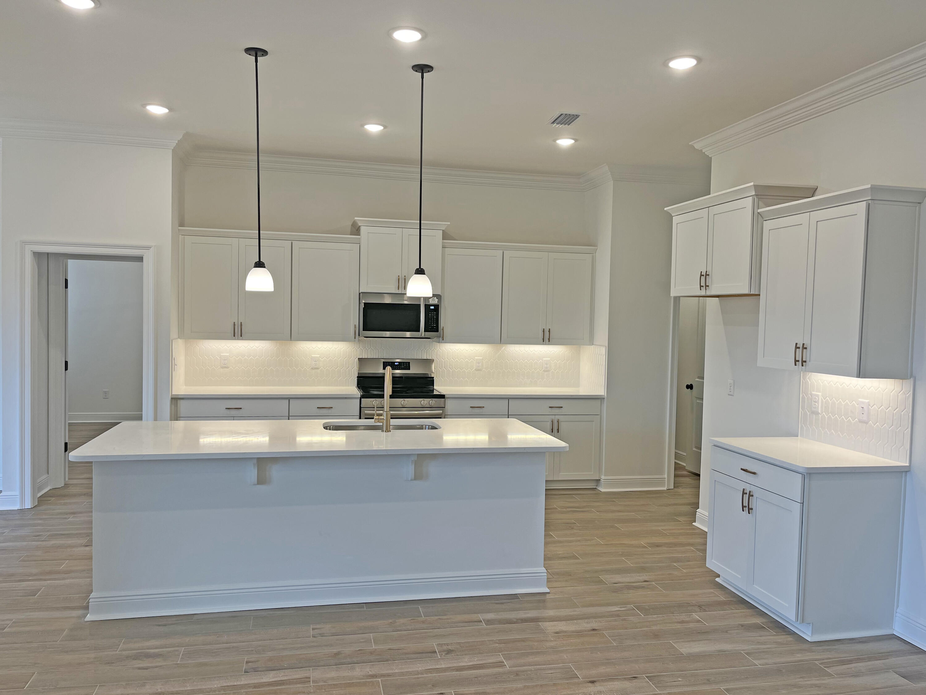 HAMMOCK BAY - BIRD SONG - Residential