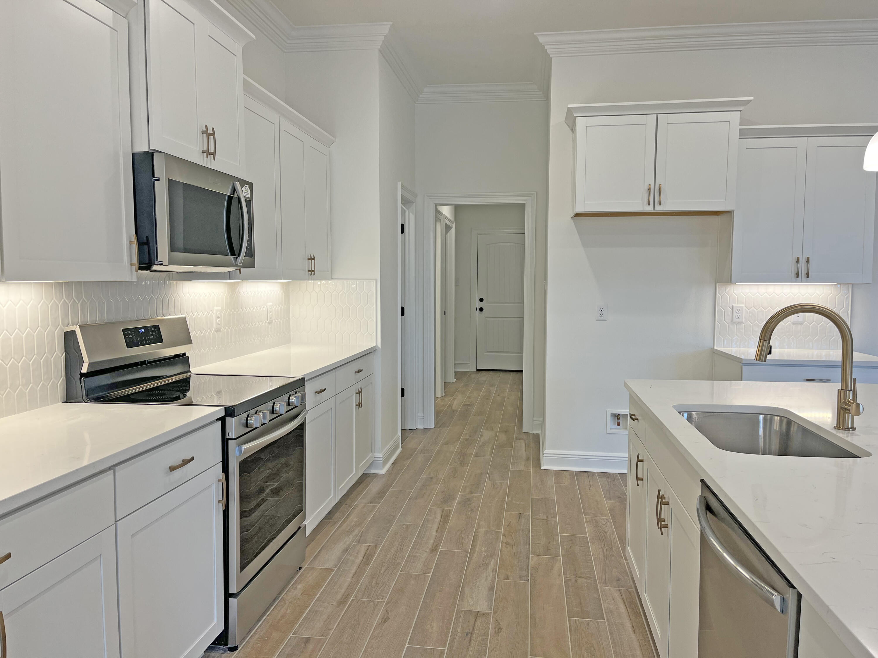 HAMMOCK BAY - BIRD SONG - Residential