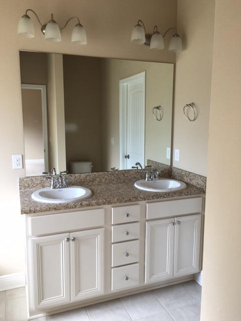 AUTUMN WOODS - Residential