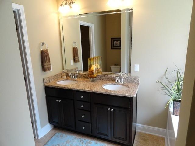 AUTUMN WOODS - Residential