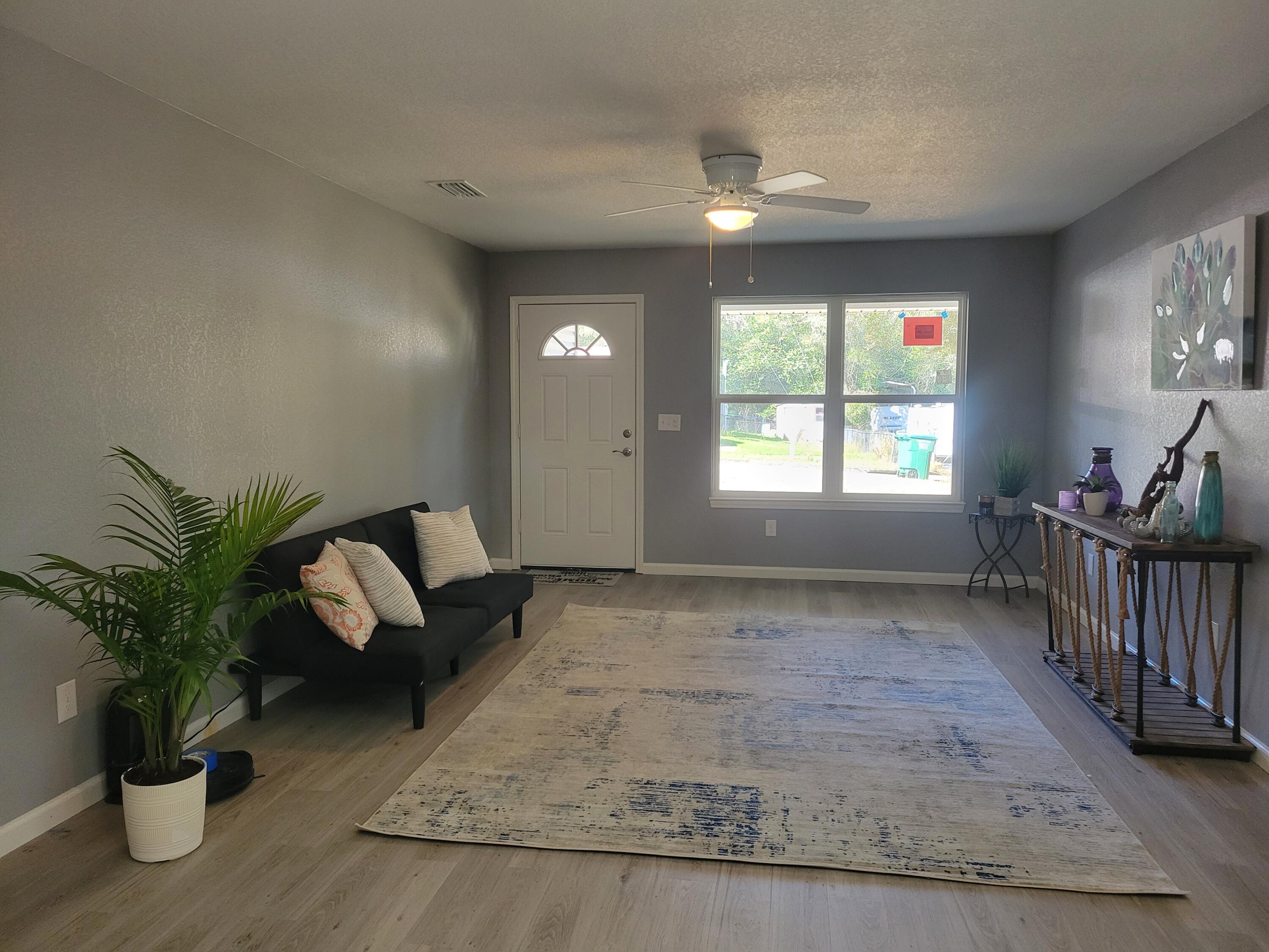 AVERITT ADDN TO CRESTVIEW - Residential