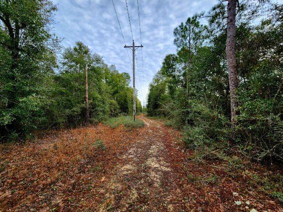 NO RECORDED SUBDIVISION - Land