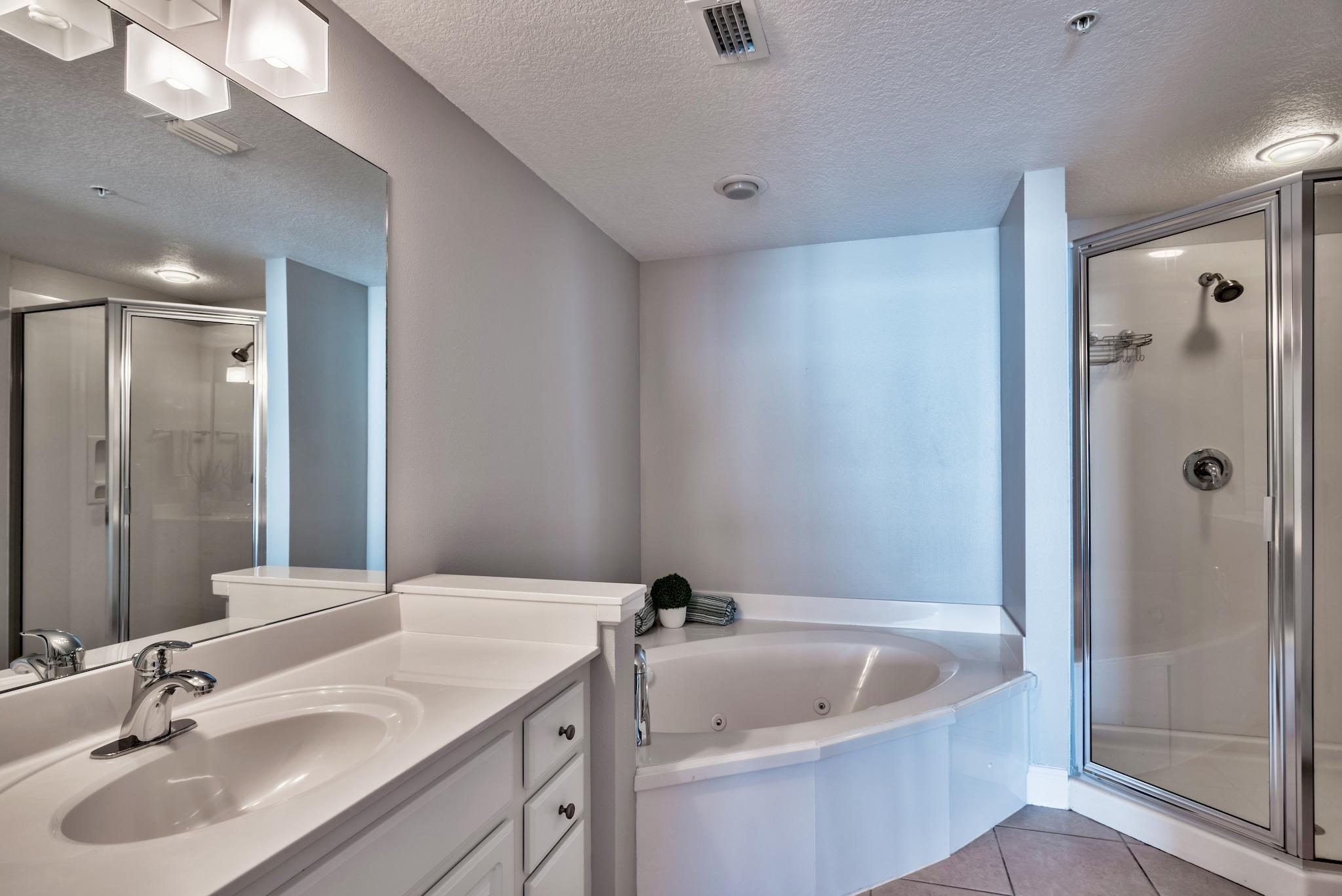 PALAZZO CONDOMINIUMS - Residential