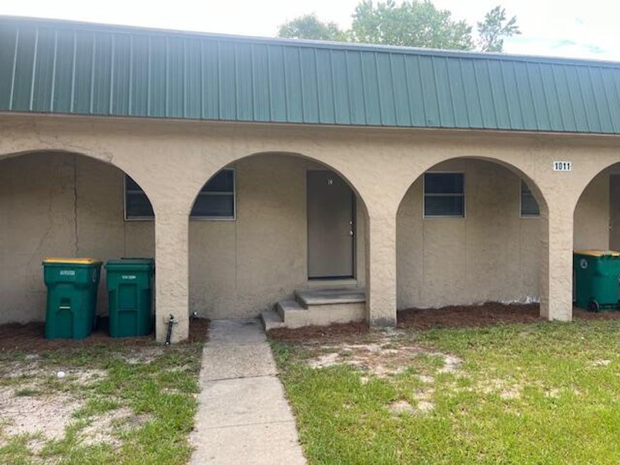 Spacious unit with open floor plan for living, dining and kitchen areas along with a breakfast bar. Enjoy a relaxing evening in your screened porch. Yard service and pest control included in rent. Sorry no pets. Available now. All Coastal Realty Services residents are enrolled in the Resident Benefits Package (RBP) which includes renters insurance, HVAC air filter delivery (for applicable properties) and our best-in-class resident rewards program, and much more! More details upon application.*