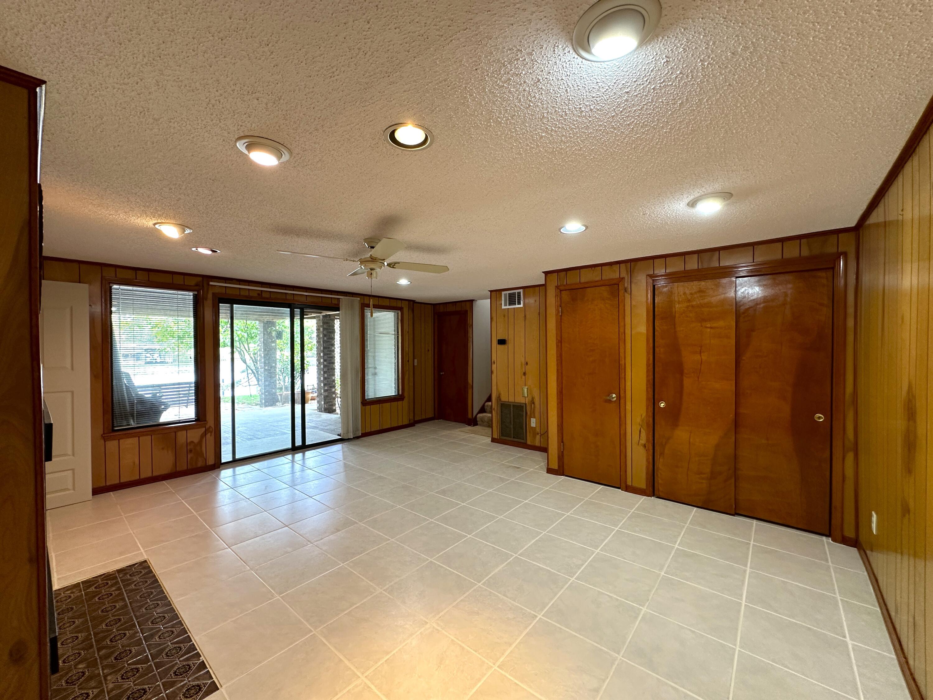 SHARON POINT ESTATES - Residential Lease