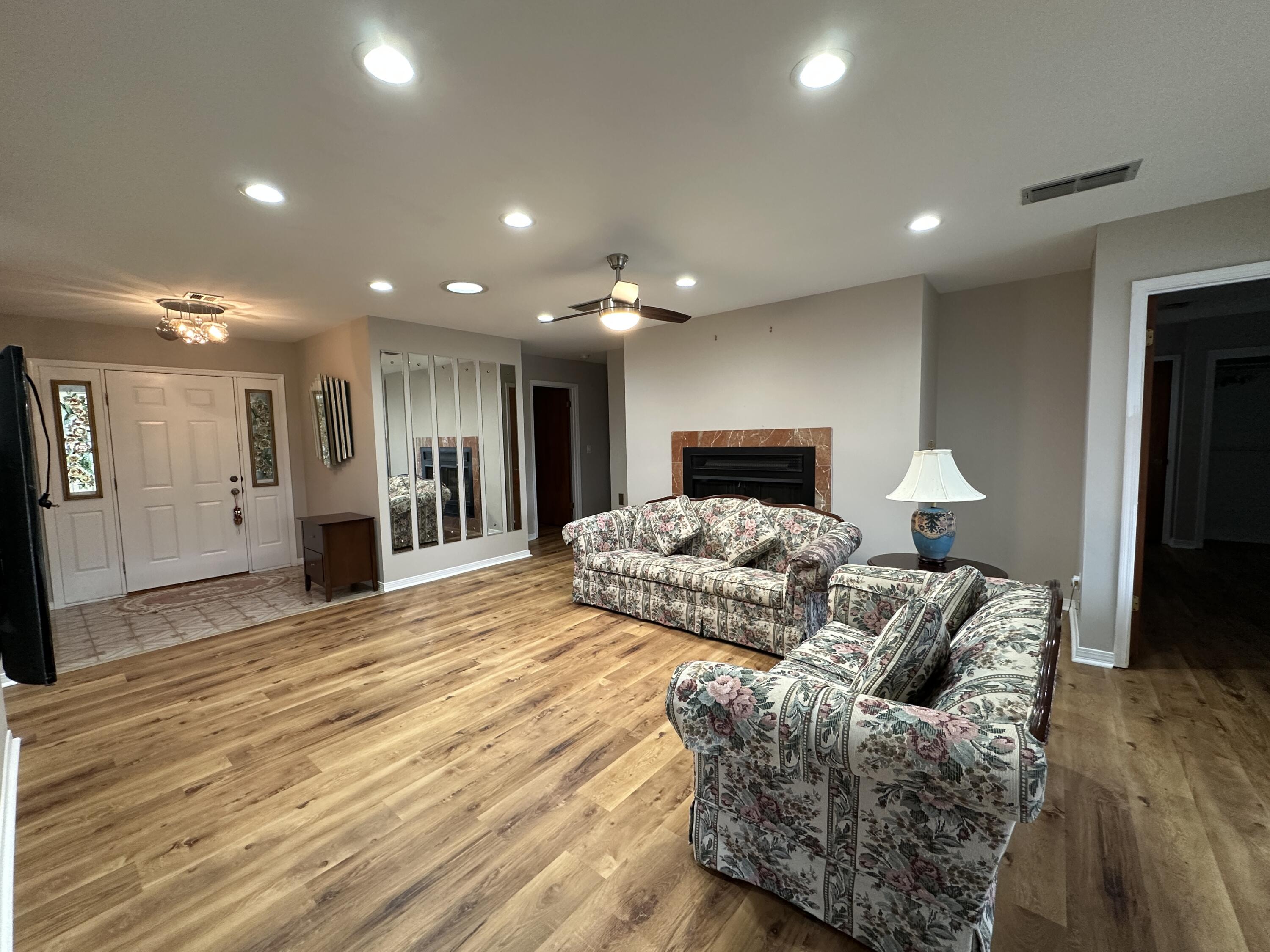 SHARON POINT ESTATES - Residential Lease