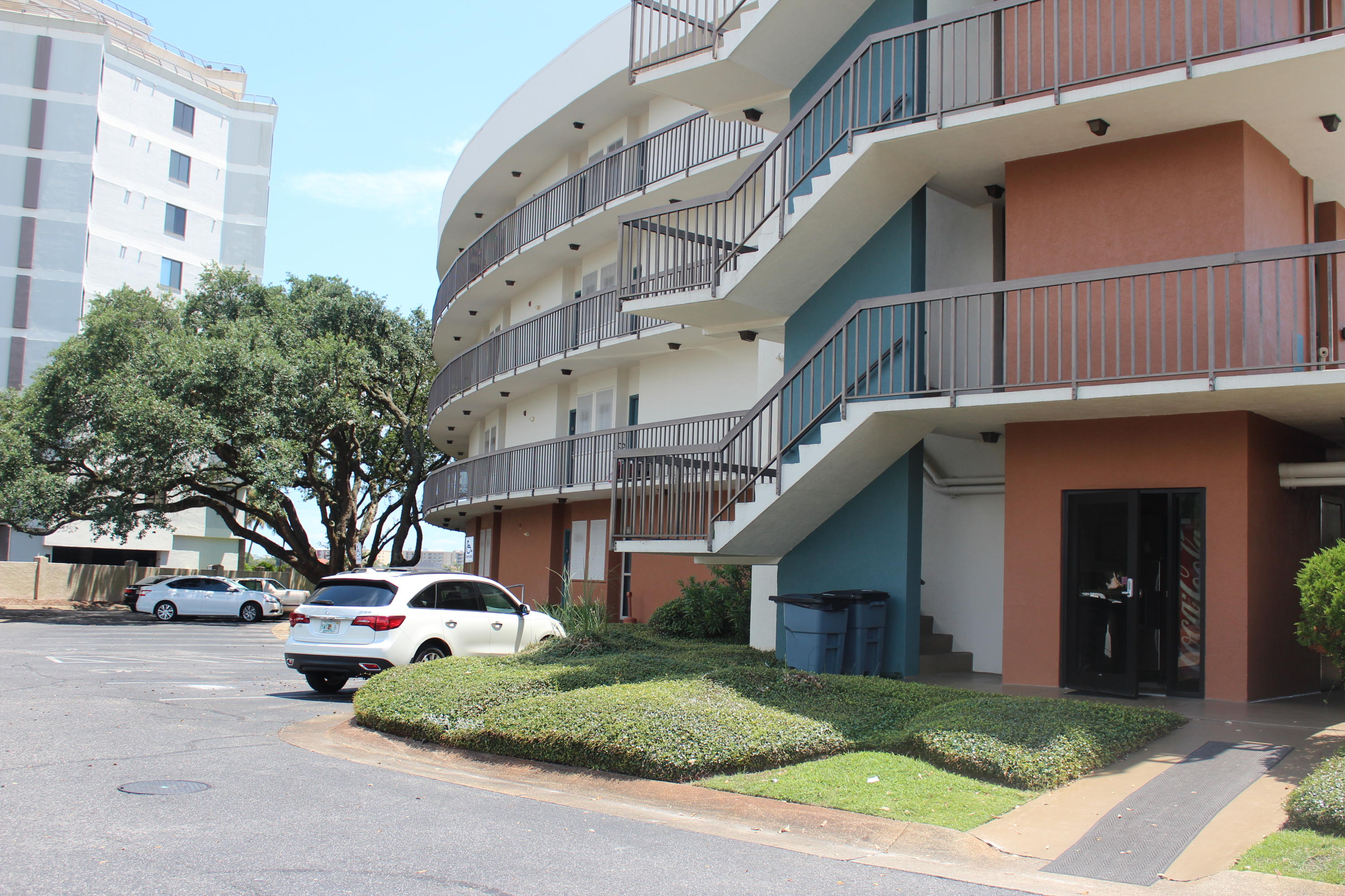 PIRATES BAY PH 1 - Residential